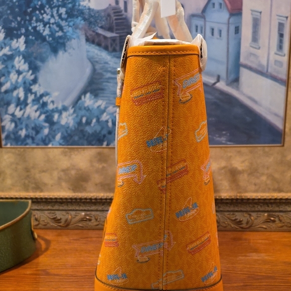 Michael Kors Large Printed Signature Logo Tote Bag - Stunning Rare Orange - NWT - Picture 6 of 12